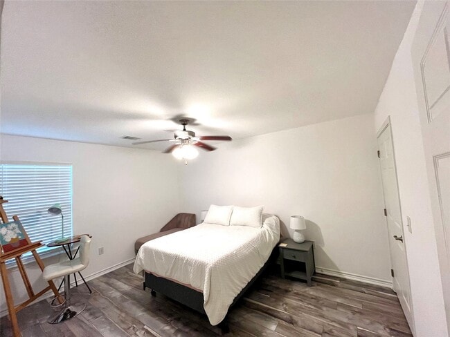 Building Photo - 4810 Pecan Ln