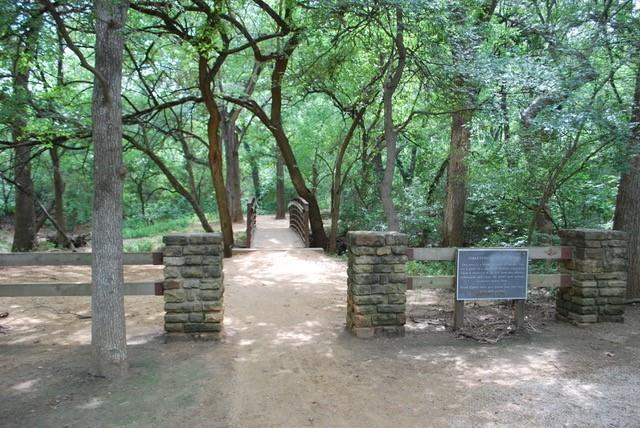 Building Photo - 110 Mill Valley Dr