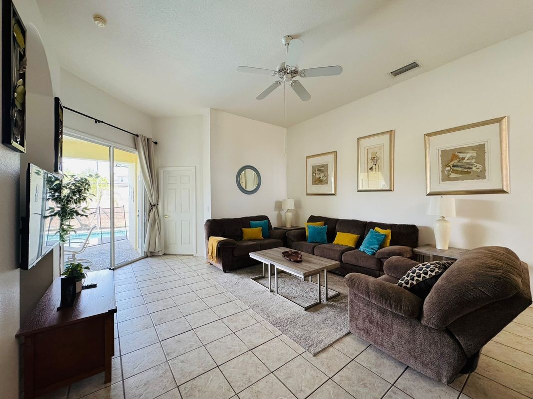 Building Photo - 400 Montara Dr