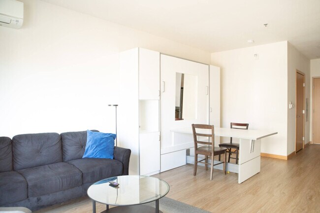 Building Photo - 1640 N Water St