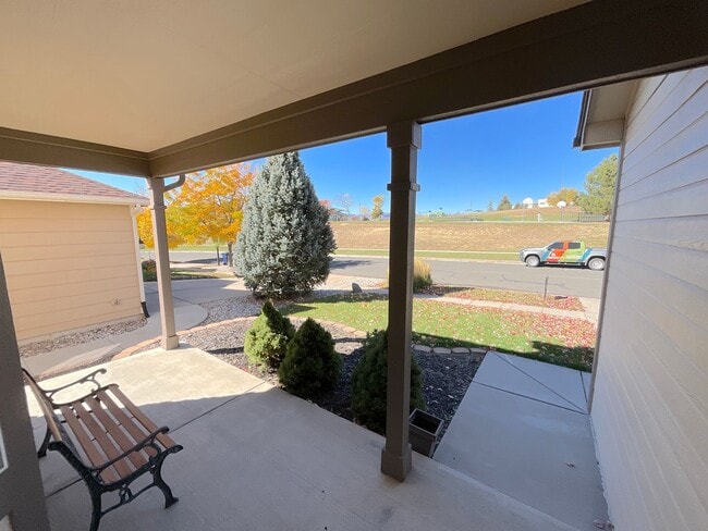 Building Photo - 4 Bedroom Home Available Near Barnes Rd & Peterson Rd!