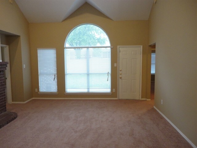 Building Photo - 4736 N Cascades St