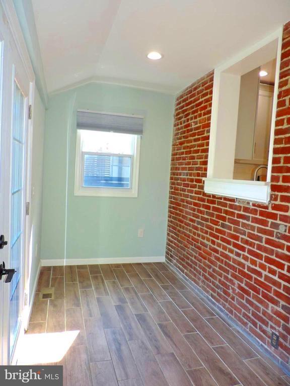 Building Photo - 309 Dartmouth Ave