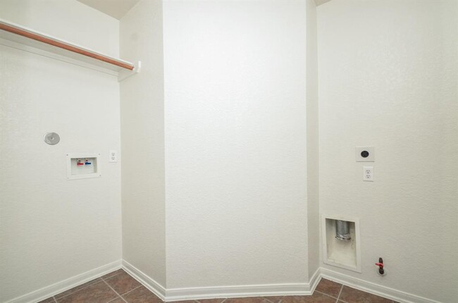 Building Photo - 4835 Richmond Knoll Ln