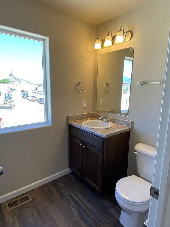 Building Photo - Paired Townhome in Chapel Heights