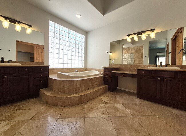 Building Photo - 12825 N Mystic View Pl
