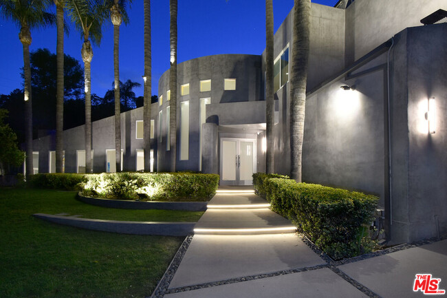 Building Photo - 4035 Pacheco Dr