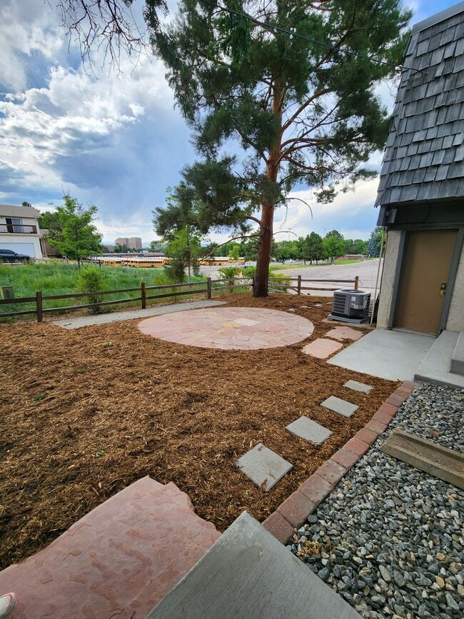 Building Photo - Completely remodeled! Fresh unit!