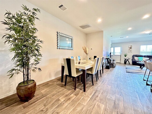Building Photo - 8114 Oakleaf Meadow Ct
