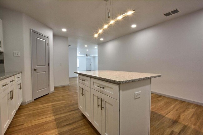 Building Photo - 1207 N Essex Ave