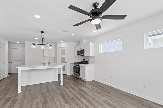 Building Photo - 3667 Meadow Vista Ln