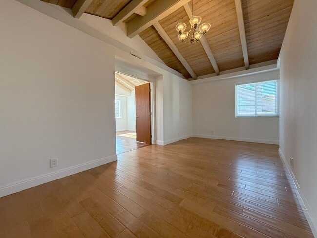 Building Photo - 4 Bed + 3 Bath +2 Car