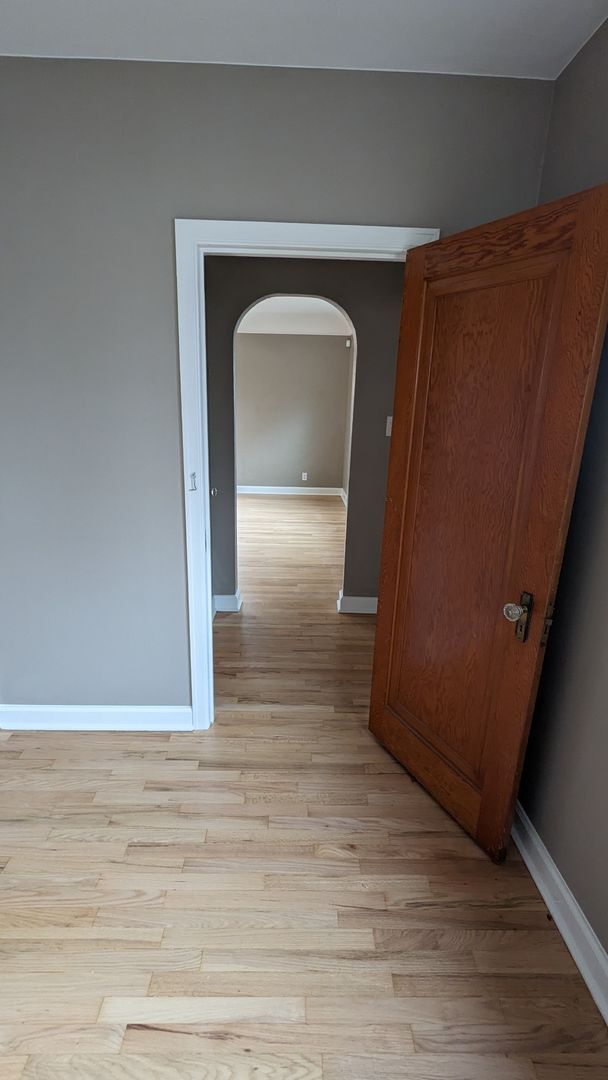 Building Photo - SUPER CUTE 2 or 3 BEDROOM HOME + GARAGE IN QUIET EDGEWATER NEIGHBORHOOD!