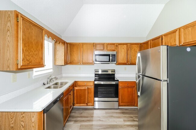 Building Photo - 4515 Kings Grant Dr