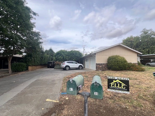 Building Photo - 39 Santos Way