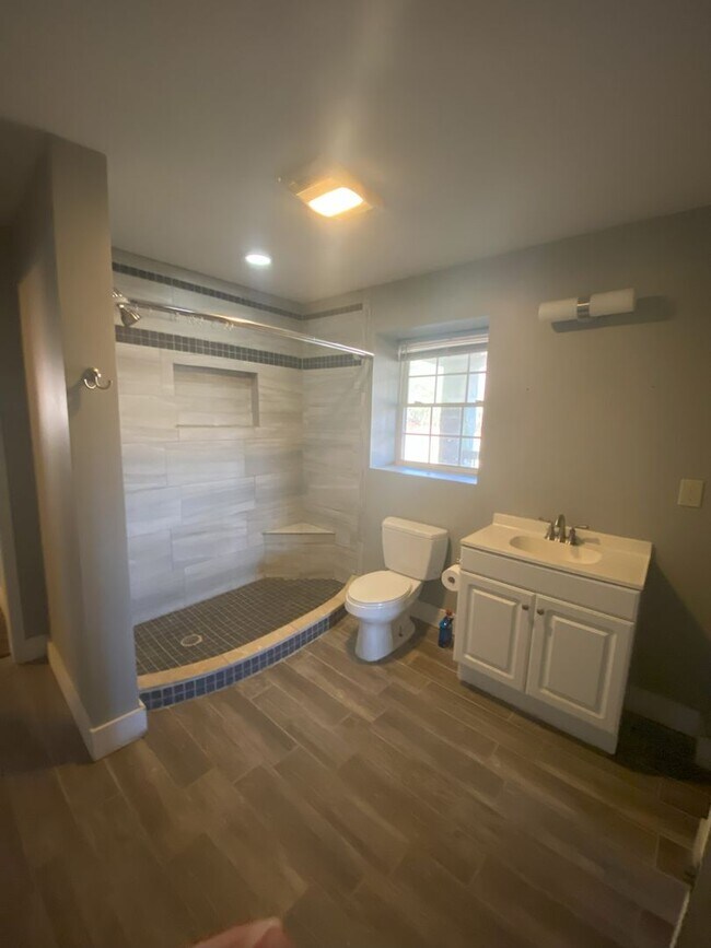 Building Photo - mende167