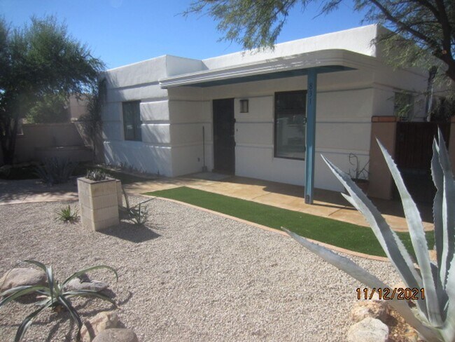 Building Photo - AMAZING 3 BED.  2 BA. ART DECO HOME WAS FULLY REMODELED IN 2021