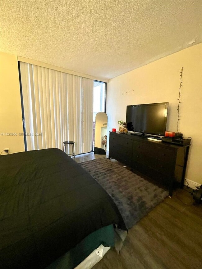 Building Photo - 20102 SW 123rd Dr