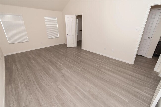 Building Photo - 17310 Blackstone Trails Dr