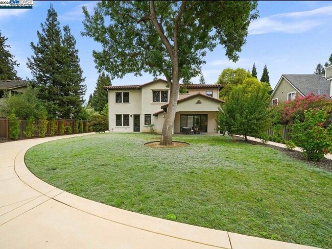 Building Photo - 1588 Alamo Way