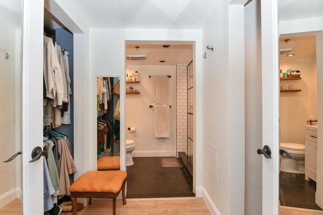 Building Photo - 700 1st St