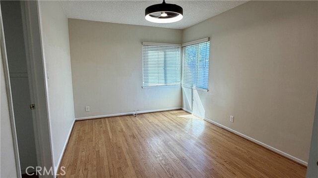 Building Photo - 927 Latchford Ave