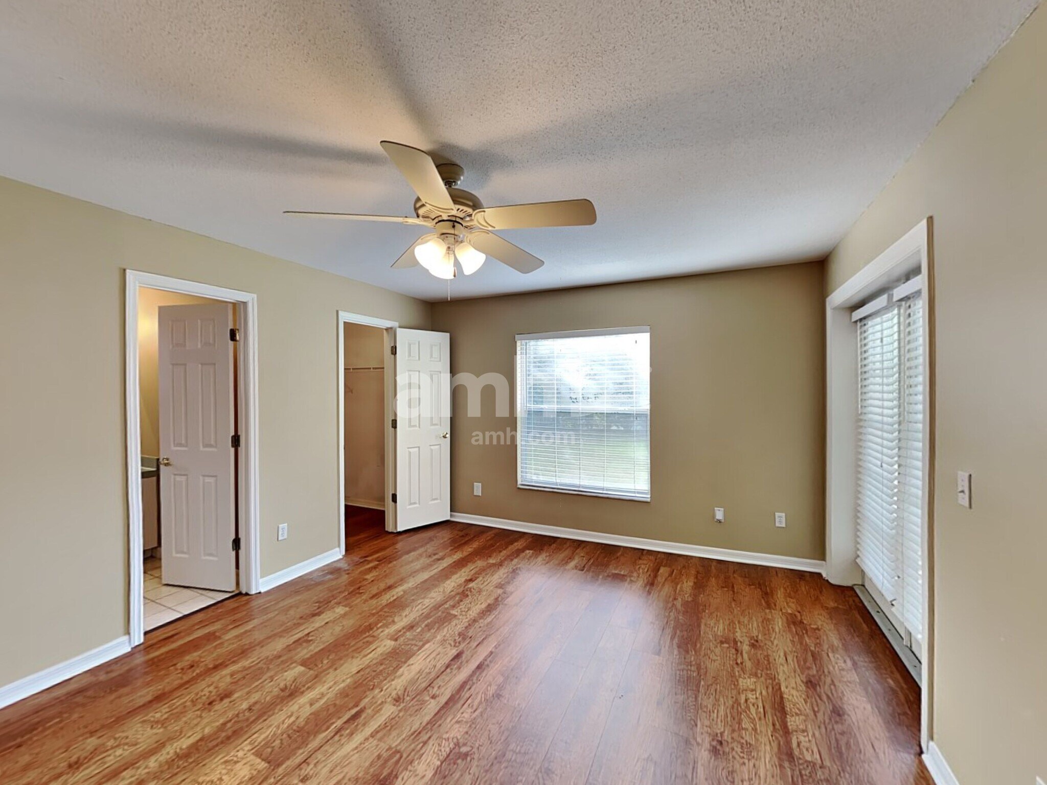 Building Photo - 919 Park Valley Cir