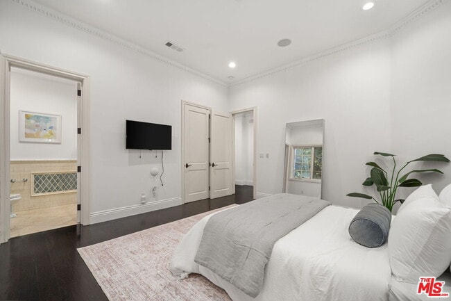 Building Photo - 4923 Amigo Ave