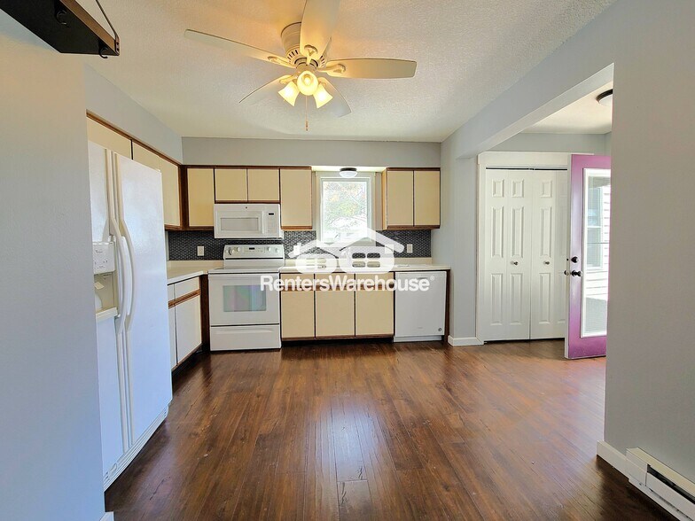 Building Photo - 317 Nicole Ln