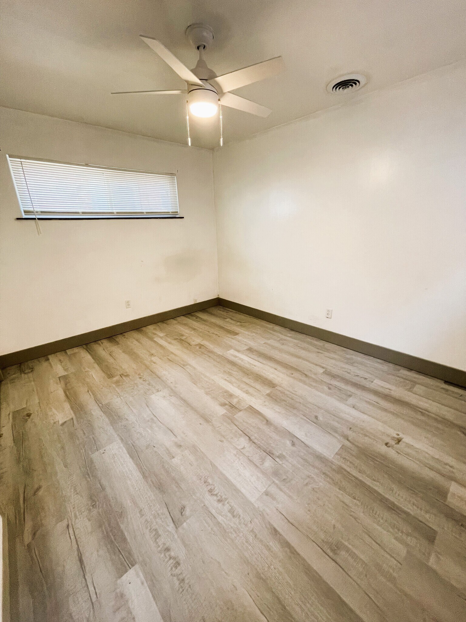 bedroom - 2643 Dalton Ave