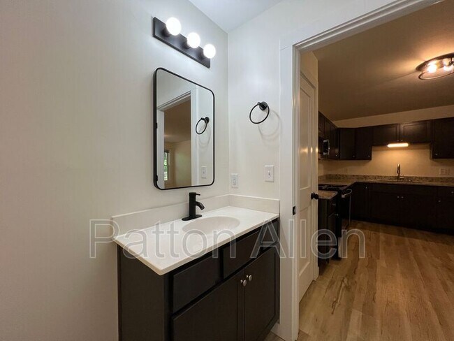 Building Photo - 121 Justus Acrs Dr