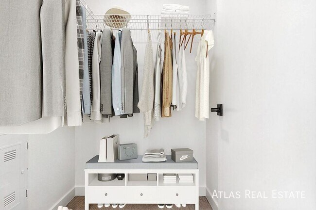 Building Photo - 240 Osiander St