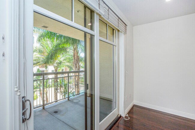 Building Photo - 476 Caruso Ave
