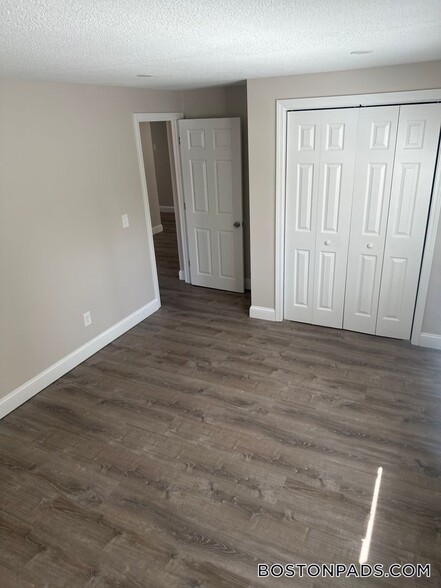 Building Photo - 13 Kenmar Dr