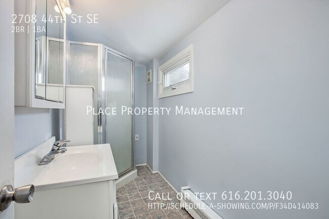 Building Photo - 2708 44th St Se - 2 Bed/1 Bath Upper Apart...