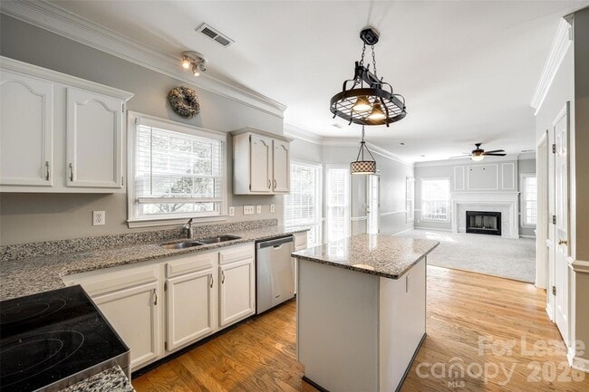 Building Photo - 8530 Walsham Dr