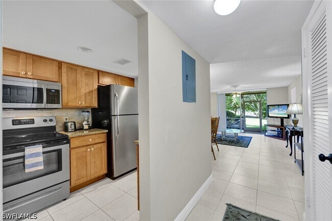 Building Photo - 100 Forest Lakes Blvd