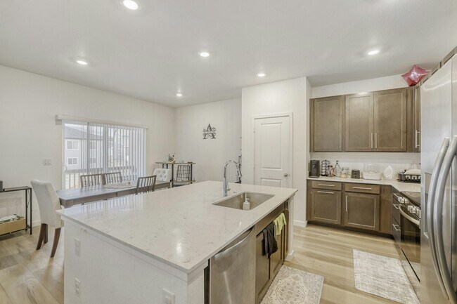 Building Photo - 8991 Hightower St