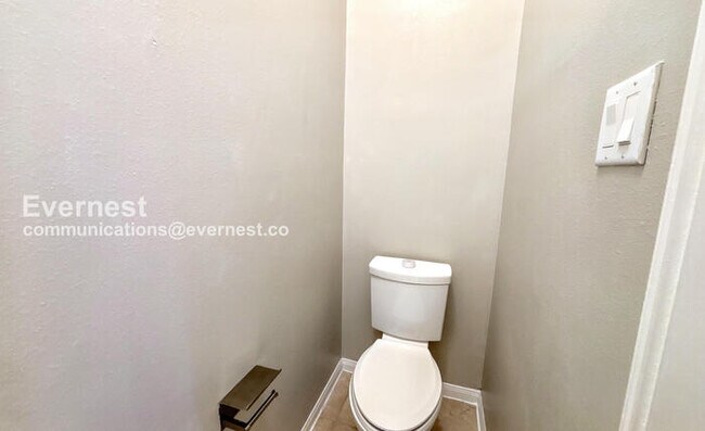 Building Photo - PROMO: Get $500 OFF the first month’s rent when you sign the lease today! / 4 Bed/2.5 Bath Home w...