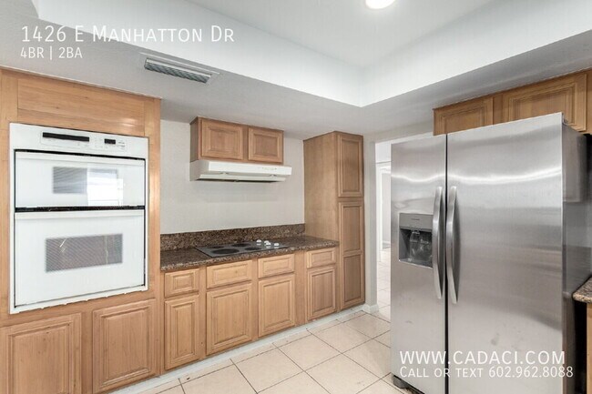 Building Photo - 1426 E Manhatton Dr