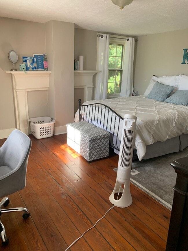 Building Photo - Single Family Home Minutes from Downtown Lexington