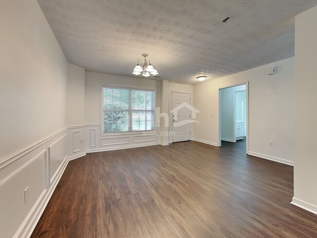 Building Photo - 2347 Swan Lake Dr SW