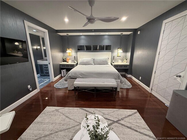 Building Photo - 9960 S Ocean Dr