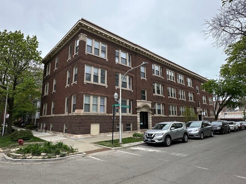 Primary Photo - 1224 W Rosemont Ave