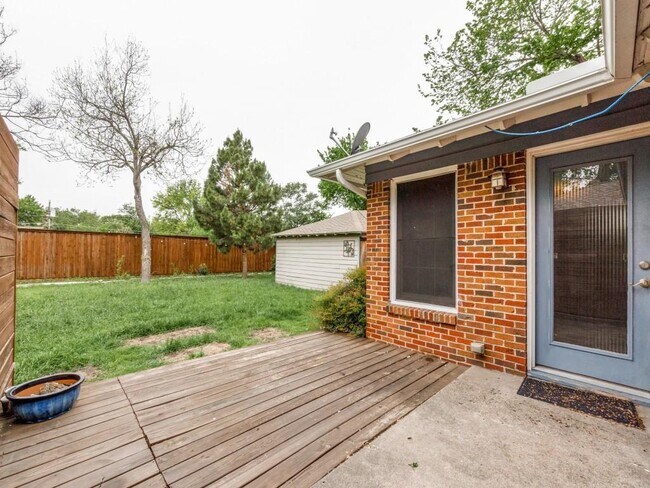 Building Photo - 9520 Ash Creek Dr