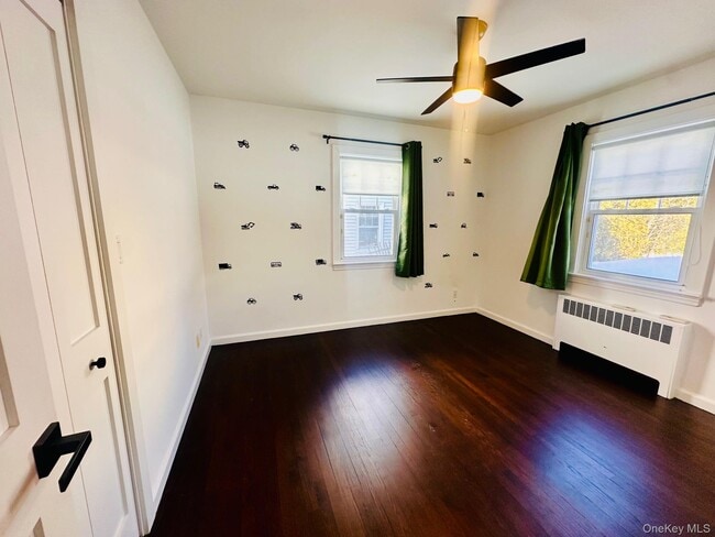 Building Photo - 11 W Glen Ave