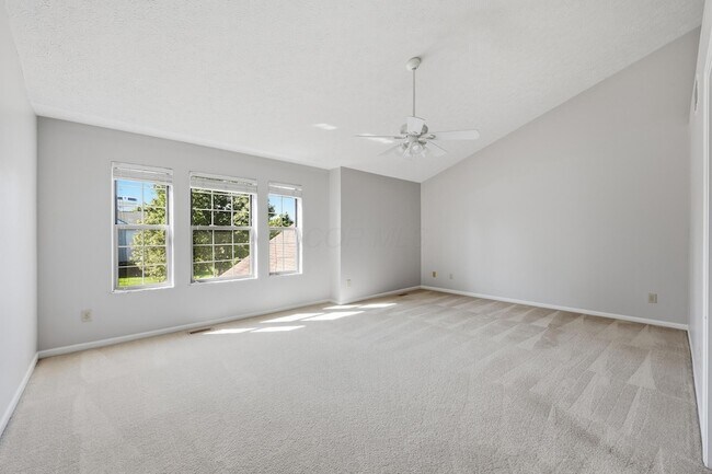 Building Photo - 6498 Ringsend Ct