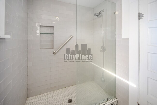 Building Photo - 2012 Olive St