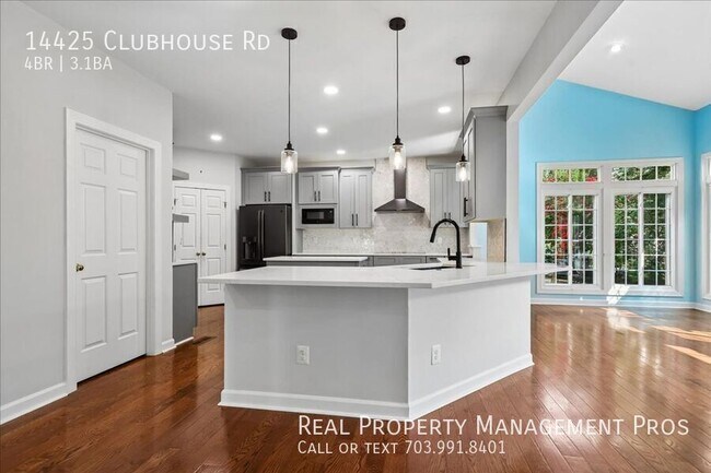 Building Photo - 14425 Clubhouse Rd