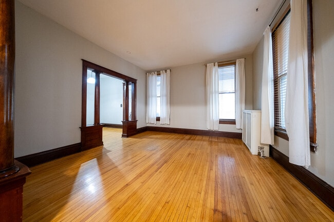 Building Photo - 3116 Humboldt Ave S
